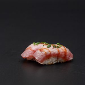 Nigiri thon mi-cuit
