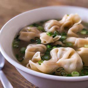 Potage Wan-Tun aux raviolis chinois (porc)